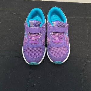 Girls Saucony shoes c10